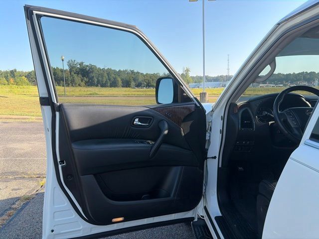 Used 2018 Nissan Armada Platinum w/ Interior Lighting Package RWD image 19