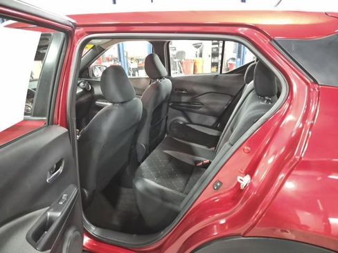 Used 2020 Nissan Kicks SV image 14