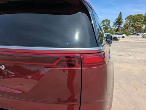 Used 2024 Kia Carnival SX Prestige FWD image 11