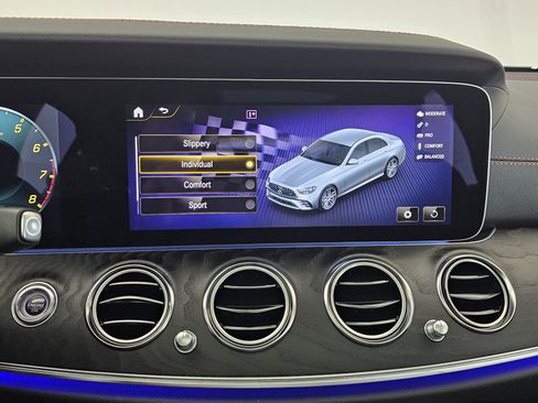 Used 2023 Mercedes-Benz E 53 AMG 4MATIC Sedan image 40