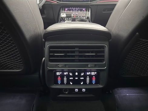 Used 2021 Audi SQ7 Premium Plus w/ Executive Package AWD/4WD image 18