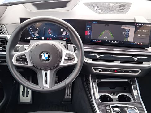 Certified 2025 BMW X7 M60i AWD/4WD image 21