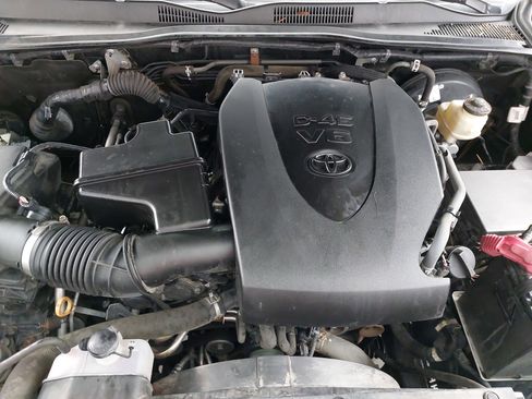 Used 2018 Toyota Tacoma SR5 image 30