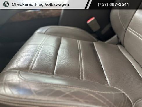 Used 2015 GMC Yukon Denali w/ Premium Package AWD/4WD image 22