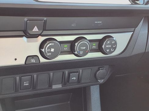 Used 2023 Toyota Tacoma SR image 13