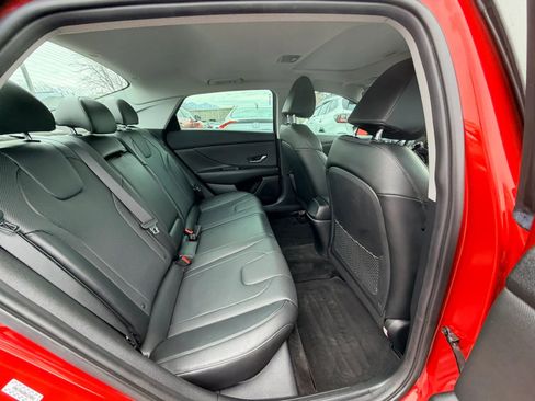 Used 2022 Hyundai Elantra Limited FWD image 28