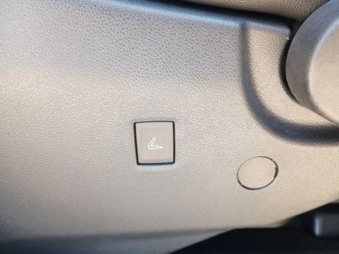 Certified 2024 Chevrolet Traverse RS image 22