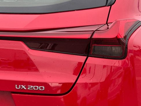 Used 2019 Lexus UX 200 FWD image 27