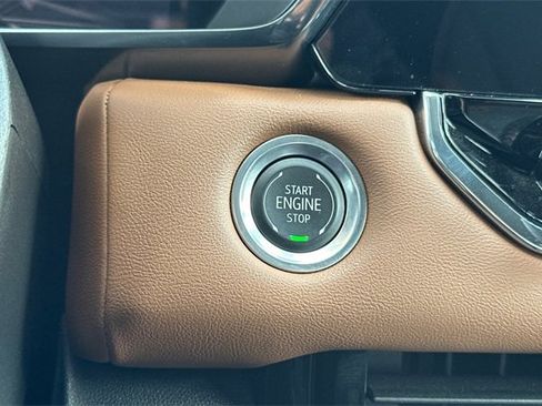 Used 2025 GMC Canyon AT4 image 20