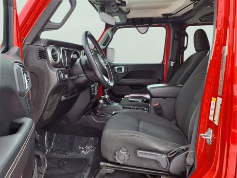 Used 2018 Jeep Wrangler Unlimited Sahara AWD/4WD image 17