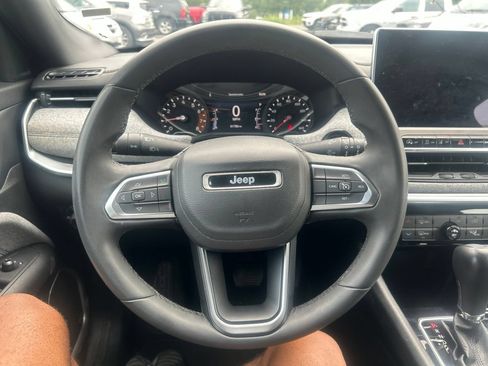Used 2024 Jeep Compass Latitude AWD/4WD image 18