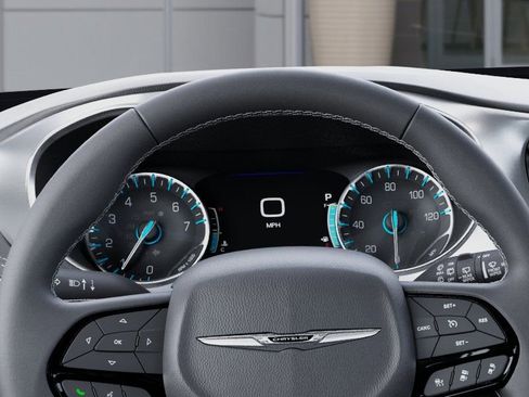 New 2026 Chrysler Pacifica Limited image 17