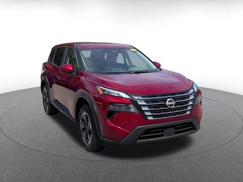 Used 2025 Nissan Rogue SV FWD image 2