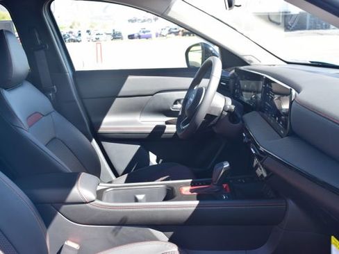 New 2026 Nissan Kicks SR FWD image 17
