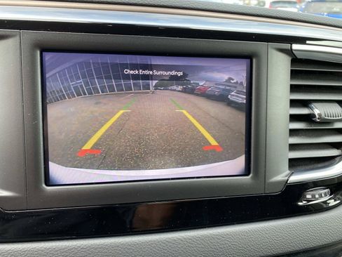 Used 2024 Chrysler Voyager LX FWD image 13