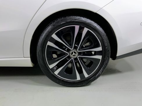 Used 2025 Mercedes-Benz CLA 250 4MATIC image 11