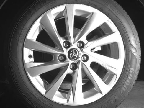 Used 2024 Toyota Camry SE FWD image 13