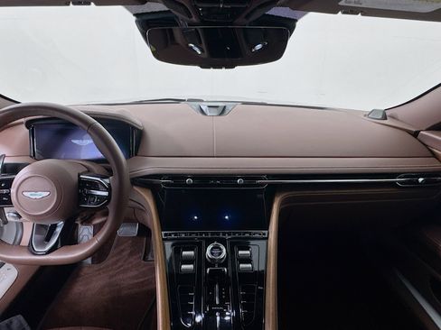 Used 2024 Aston Martin DB12 Coupe RWD image 21