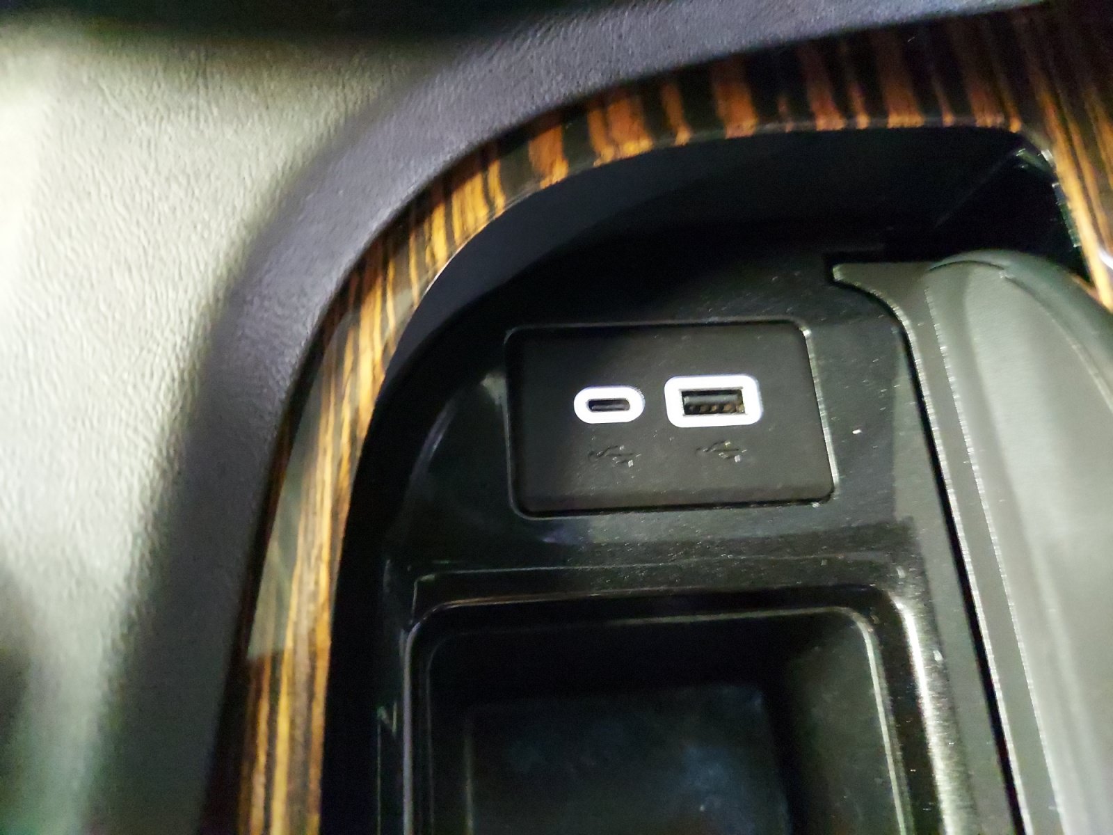 Used 2023 Cadillac Escalade Premium Luxury RWD image 21