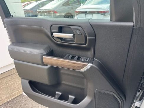 Used 2020 Chevrolet Silverado 1500 LT AWD/4WD image 17