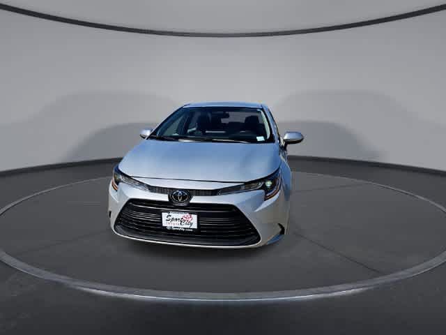 Used 2026 Toyota Corolla LE FWD image 3