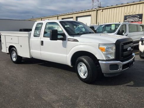 Used 2011 Ford F250 XL w/ XL Value Pkg image 12