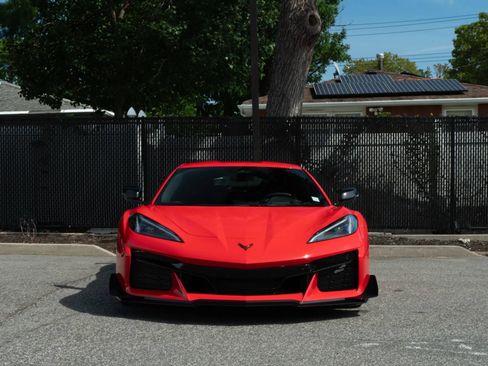 Used 2025 Chevrolet Corvette Z06 w/ Z07 Performance Package RWD image 4