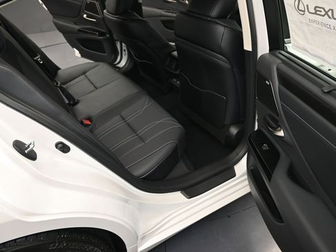 New 2025 Lexus ES 350 Ultra Luxury image 13