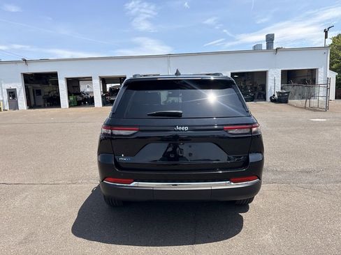 Used 2022 Jeep Grand Cherokee Limited 4xe w/ Luxury Tech Group II AWD/4WD image 4
