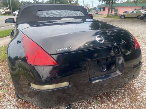Used 2005 Nissan 350Z Touring RWD image 7