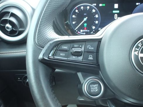 Used 2025 Alfa Romeo Tonale AWD/4WD image 25