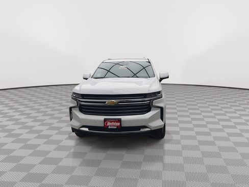 Used 2023 Chevrolet Suburban LT w/ Luxury Package image 38