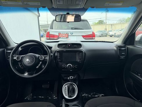 Used 2018 Kia Soul w/ Convenience Package image 18
