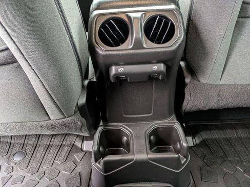 Certified 2024 Jeep Gladiator Sport AWD/4WD image 23