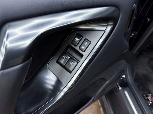 Used 2017 Nissan GT-R Premium image 13