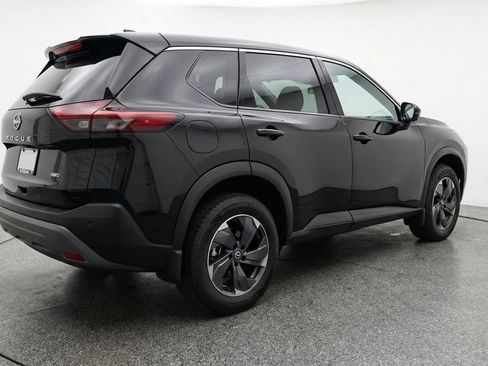 Used 2025 Nissan Rogue SV AWD/4WD image 9