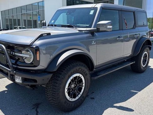 Used 2022 Ford Bronco Outer Banks w/ Sasquatch Package AWD/4WD image 1