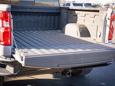 Used 2024 Chevrolet Silverado 1500 ZR2 w/ Technology Package image 10
