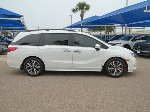 Used 2024 Honda Odyssey Touring image 2