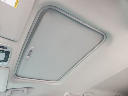 New 2026 Toyota Sienna XLE image 23