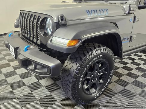 Used 2023 Jeep Wrangler Unlimited w/ Cold Weather Group AWD/4WD image 9