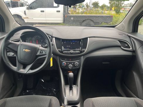 Used 2018 Chevrolet Trax LS w/ LPO, Cargo Package FWD image 17