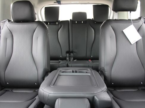 New 2026 Kia Carnival EX FWD image 60