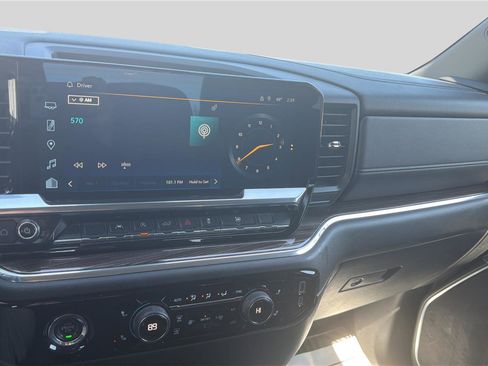 Used 2023 Chevrolet Silverado 1500 LT image 11