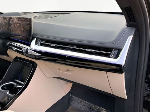Used 2025 BMW X1 xDrive28i w/ Technology Package image 18
