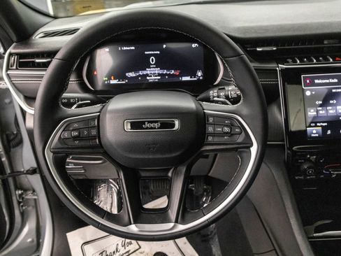 Used 2024 Jeep Grand Cherokee L Laredo image 25