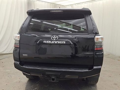 Certified 2022 Toyota 4Runner SR5 Premium image 2