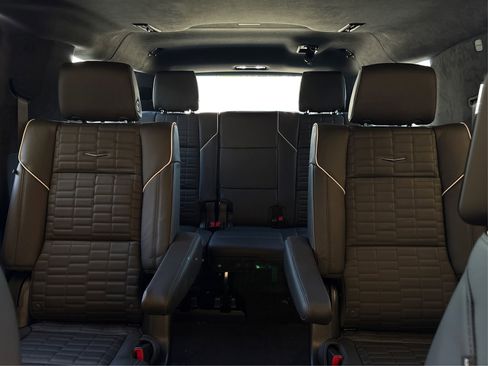 New 2026 Cadillac Escalade ESV Platinum Sport w/ LPO, ONYX Package image 17