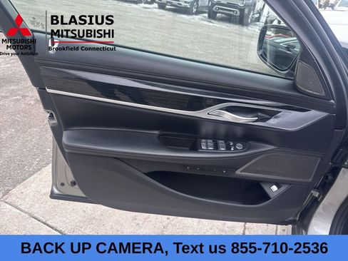 Used 2021 BMW 750i xDrive w/ Executive Package image 11