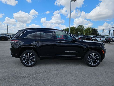 New 2025 Jeep Grand Cherokee Overland w/ Luxury Tech Group IV image 2